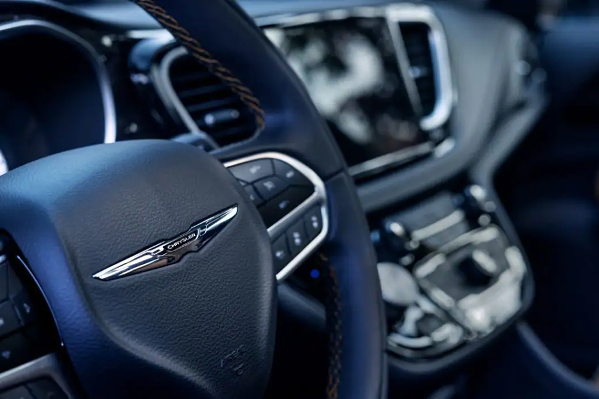 Explore the 2024 Chrysler Pacifica Hybrid: Pioneering Plug-In Hybrid Minivan Technology