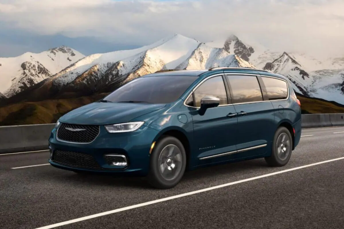 Chrysler Pacifica Hybrid Vs. Toyota Sienna Hybrid - Performance Comparison