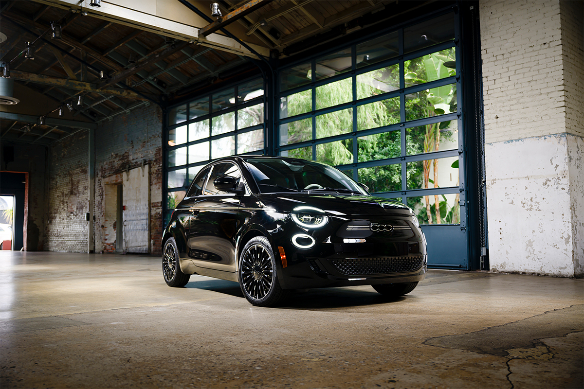 2024 Fiat 500e Image 01
