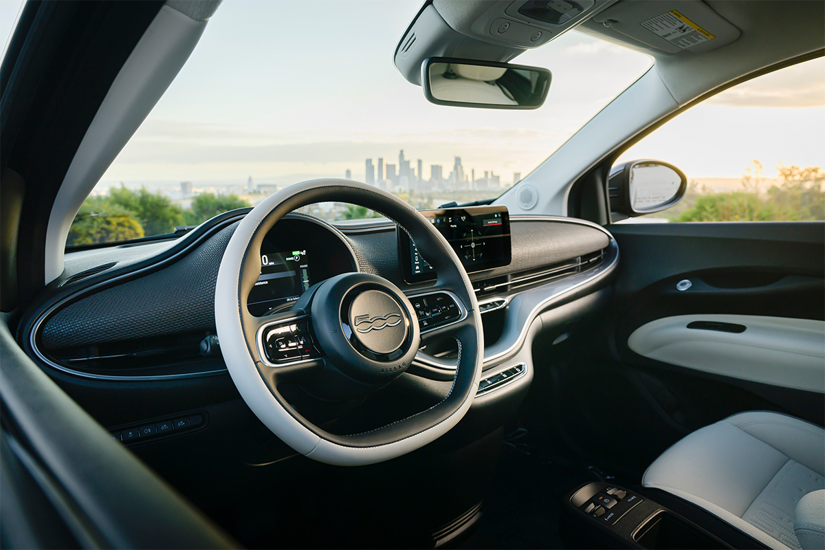 2024 Fiat 500e Image 03