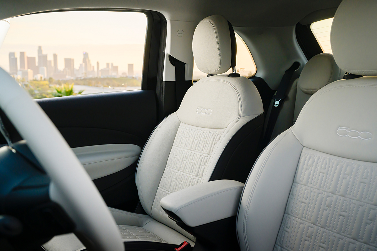 2024 Fiat 500e Image 05