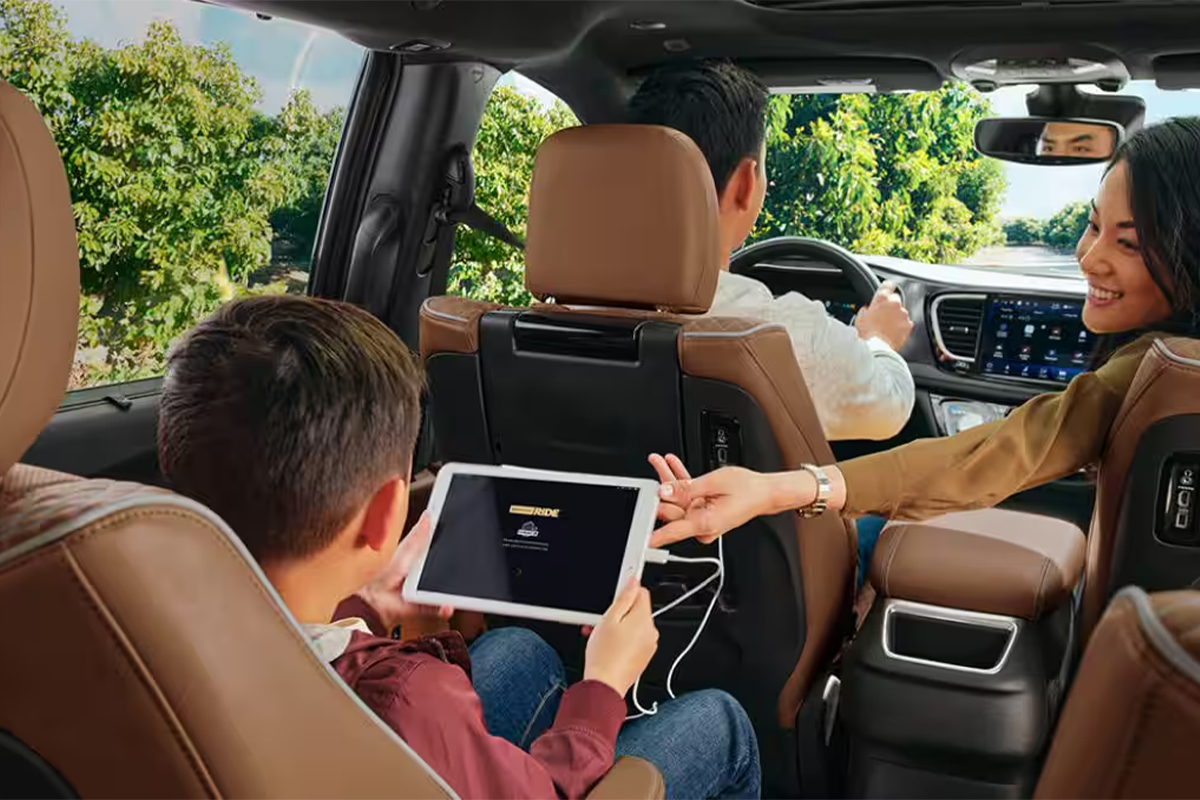 2024 Chrysler Pacifica Seating Capacity and Comfort Amenities