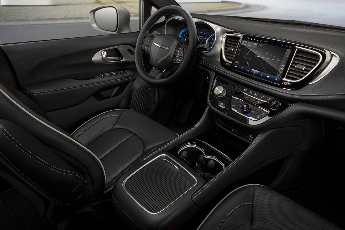 2024 Chrysler Pacifica Image 03